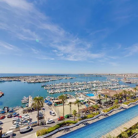 Ramon Gallud דירה *