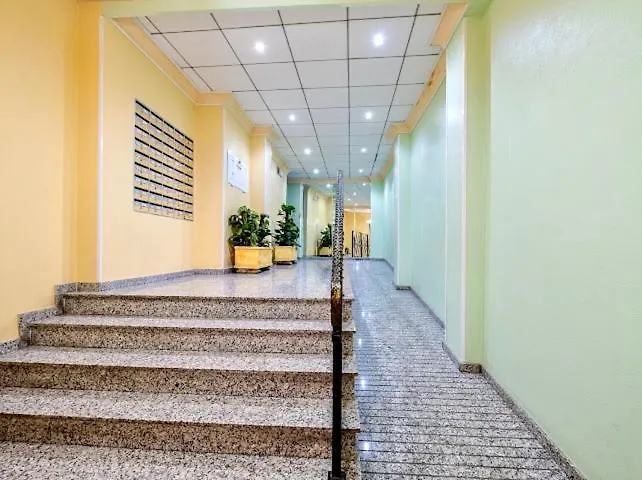 Ramon Gallud Appartement *